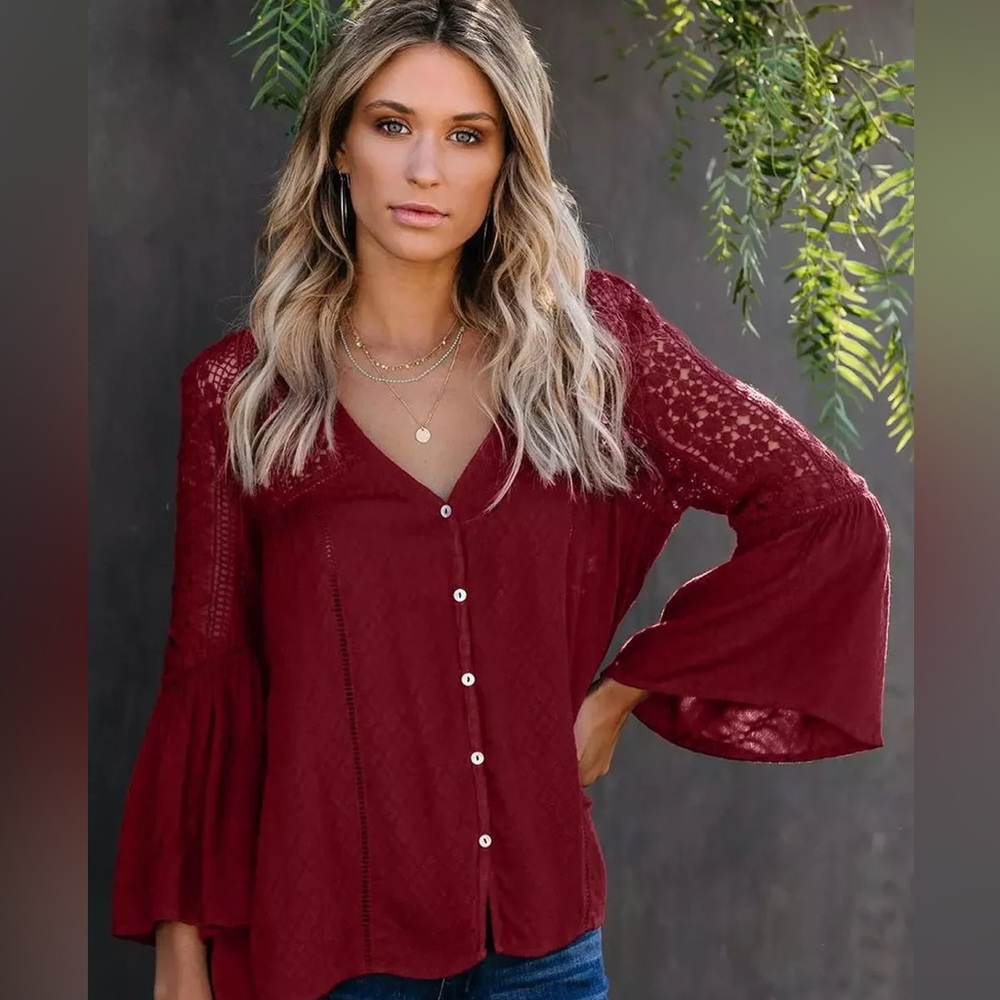 VICI Du Jour Crochet Blouse